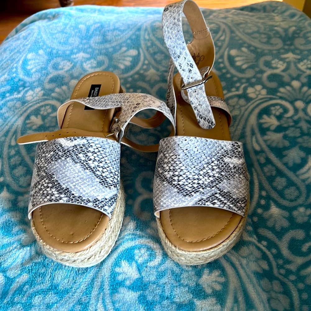 Strappy ankle sandals